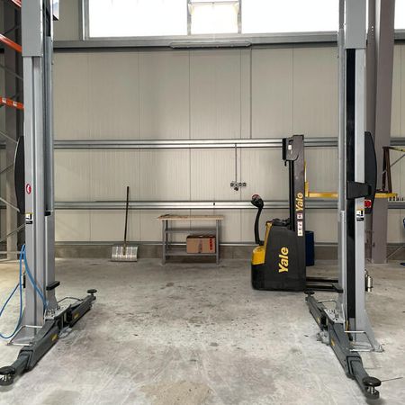 Unser neuer Anbau. Unsere 5,5 t Bühne